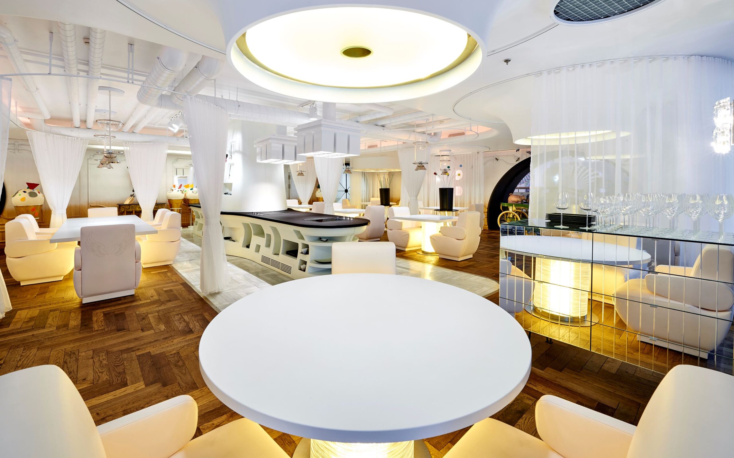 Luxurious Restaurant Interiors - Diverxo - Nolita Harbour